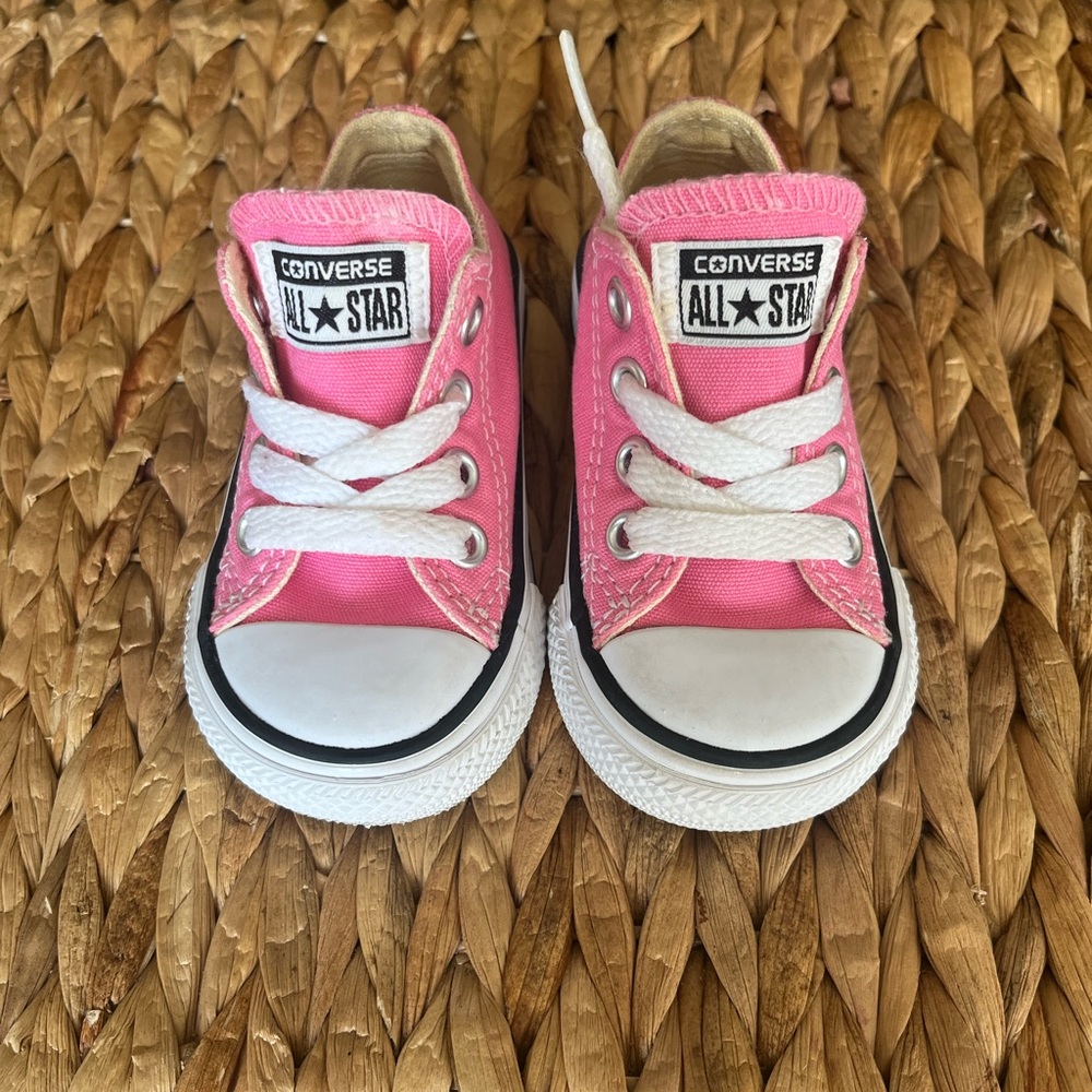 Baby pink Converse All Star shoe